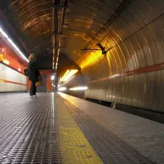 Stazione metro Spagna, Roma. Ideale per chi cerca dove parcheggiare a Roma vicino metro e vuole esplorare la città comodamente.