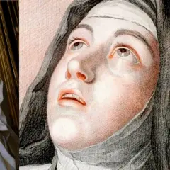Collage: scultura di marmo bianco di Santa Teresa in estasi e un disegno a matita del suo volto.