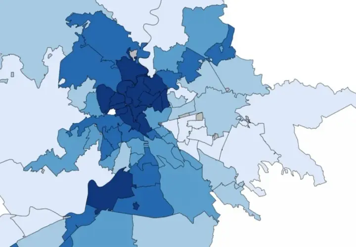 Mappa di Roma con quartieri colorati in diverse tonalità di blu, che indicano dati specifici per ogni zona.