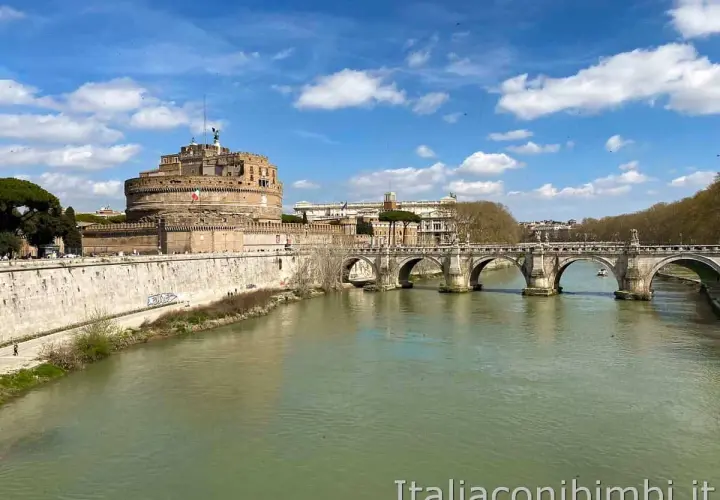 Castel Sant'Angelo e Ponte Sant'Angelo, idee per cose da fare a Roma per ragazzi.