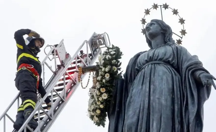 8 dicembre a Roma tra Immacolata e luci di Natale
