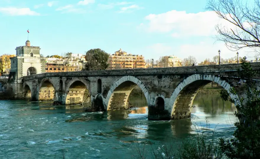 Ponte di Milvio - cosa vedere tra storia e Torretta Valadier