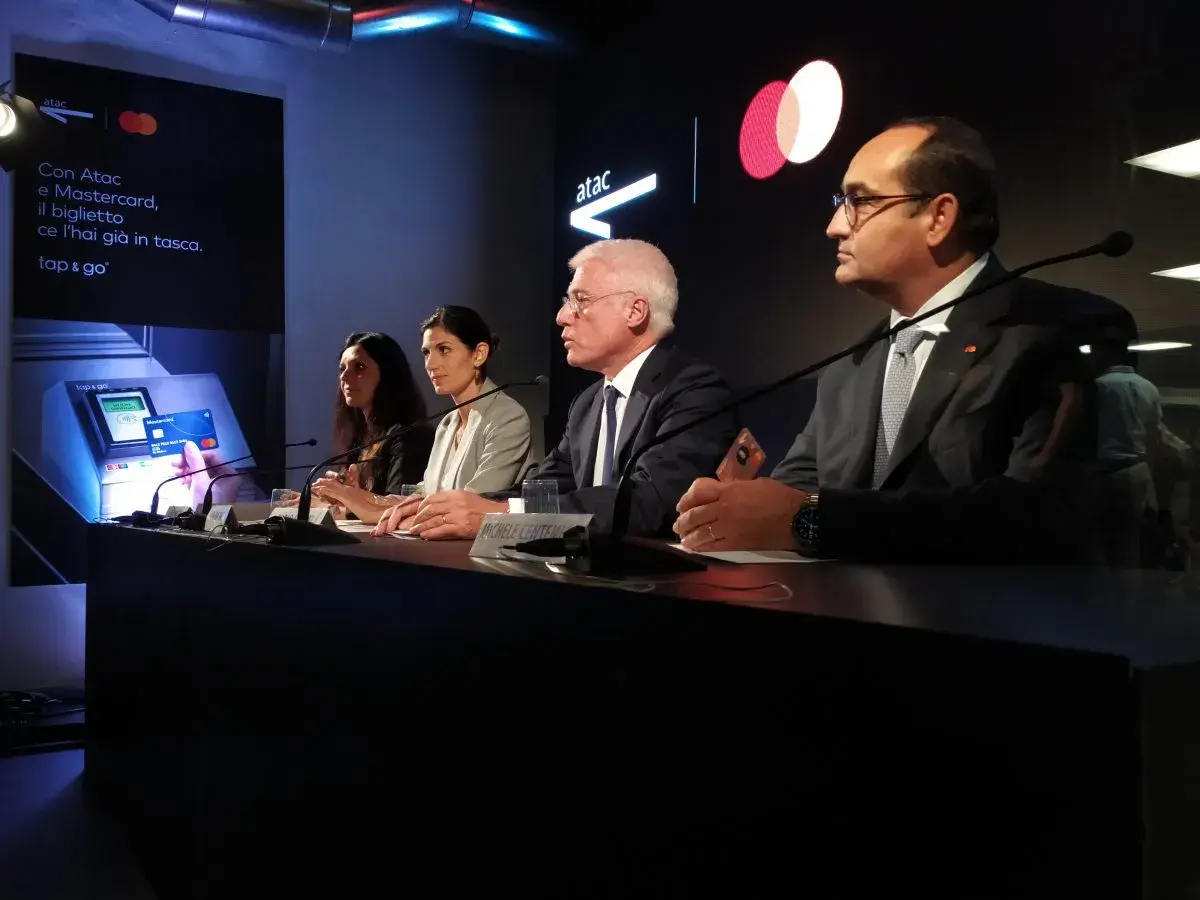 Presentazione Atac e Mastercard: il futuro dei tornelli metro Roma è "tap & go".
