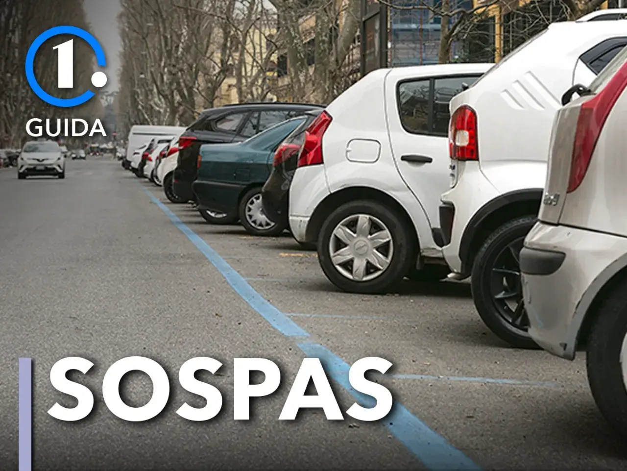 Parcheggi scambiatori Roma: una fila di auto parcheggiate lungo la strada, con la scritta "SOSPAS" in primo piano.