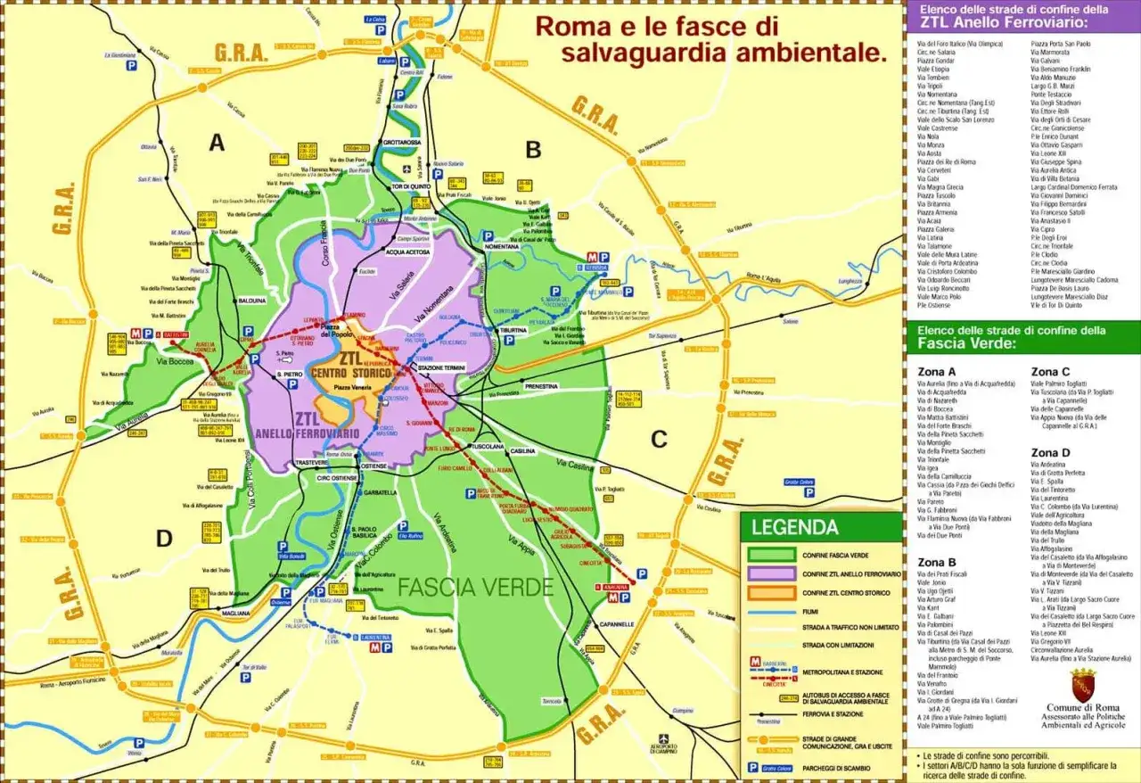 La stazione Termini è la più vicina al centro di Roma, situata all'interno della ZTL Anello Ferroviario.