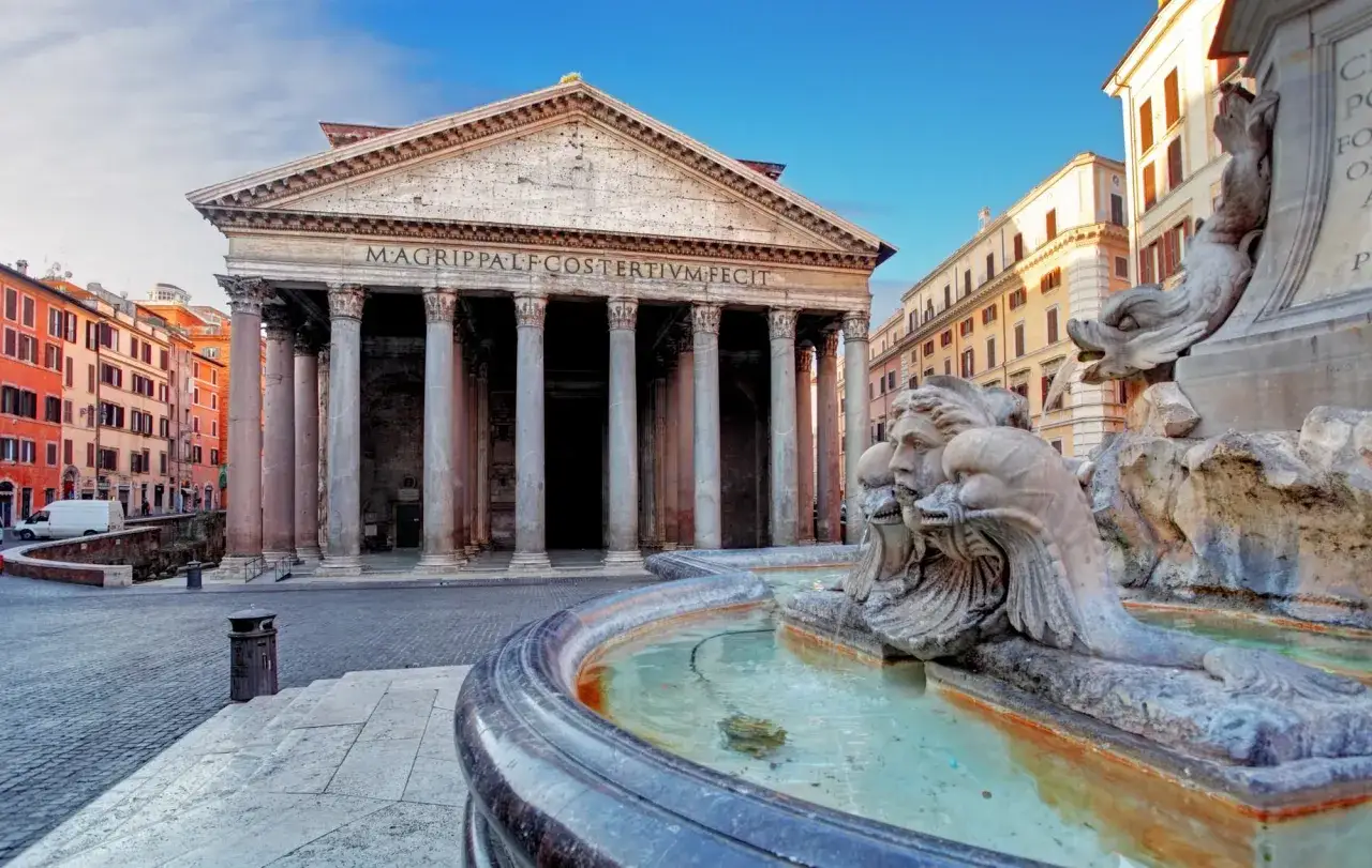 Fontana e Pantheon a Roma, con la scritta 